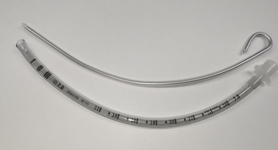 Weiches medizinisches Endotrachealrohr mit Murphy-Augen und Röntgenstrahllinie Endotrachealrohr ohne Handschellen mit Leitdraht